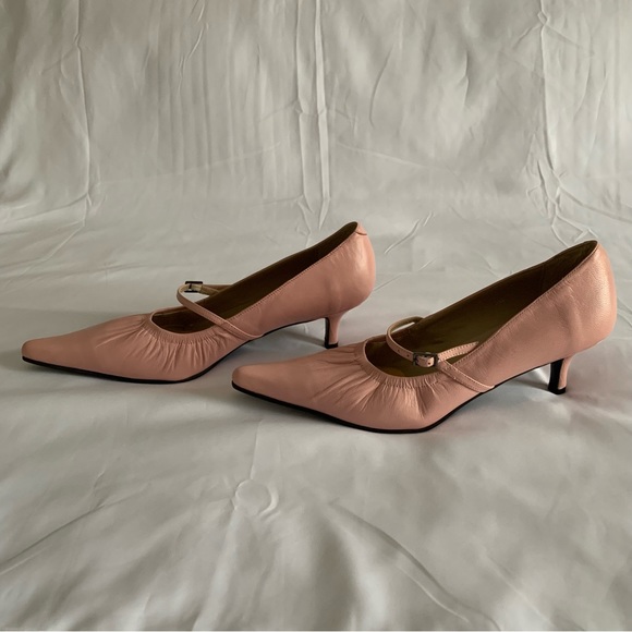 pink ruched pointy toe heels - Picture 2 of 9